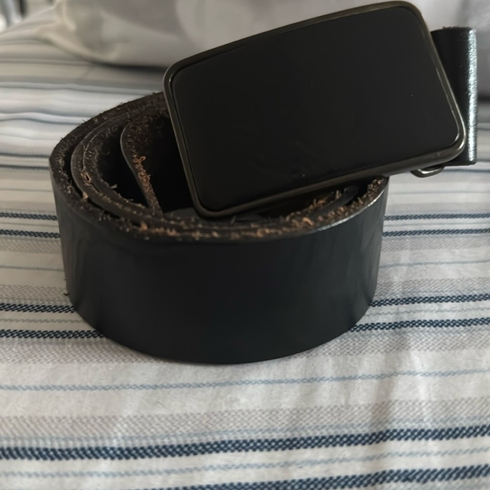 Sleek‎ Black Belt with Rectangular Buckle